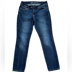 Old Navy 8 short curvy mid rise jeans great condition A-44